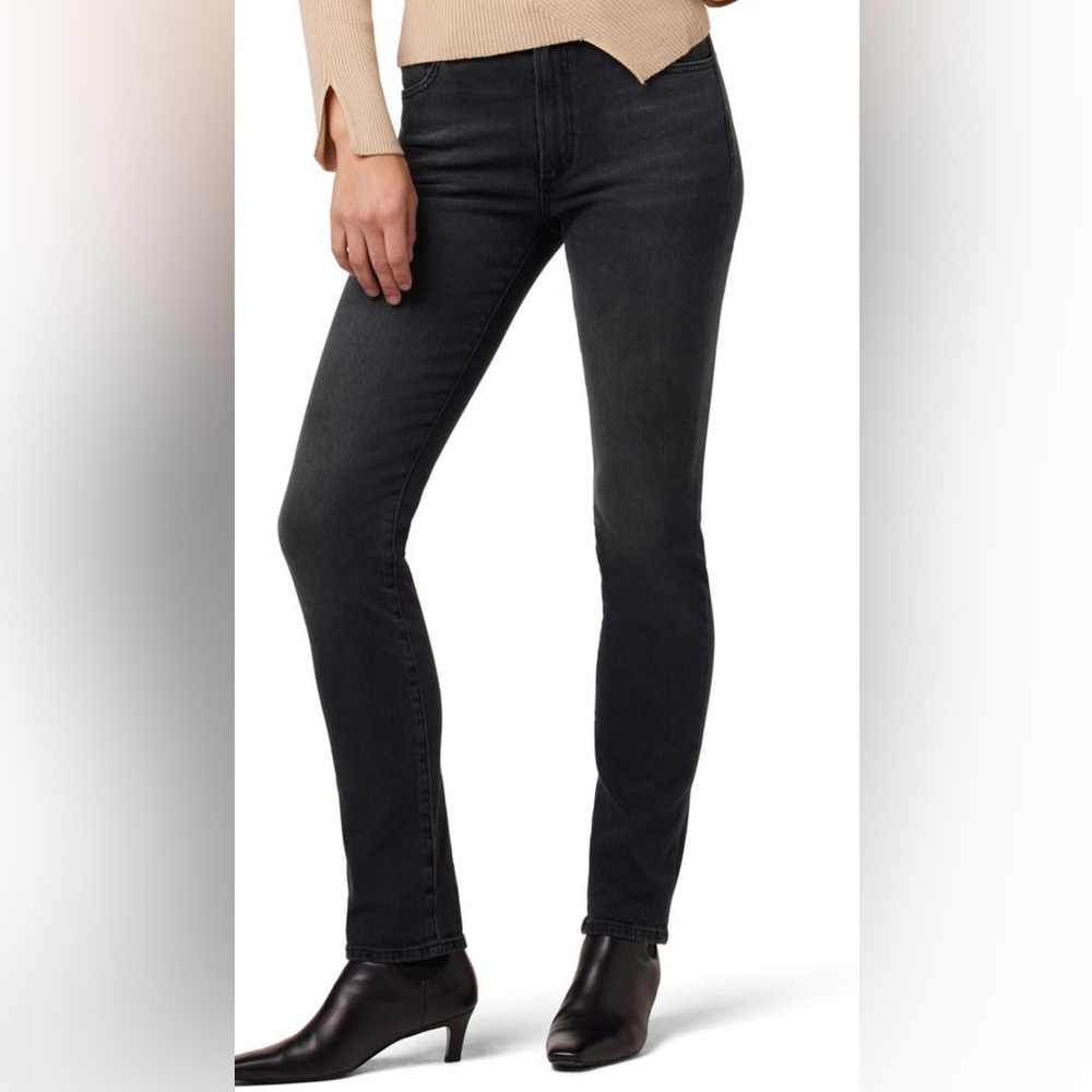 Joe’s black jeans. W 25. Fit: Straight leg great condition